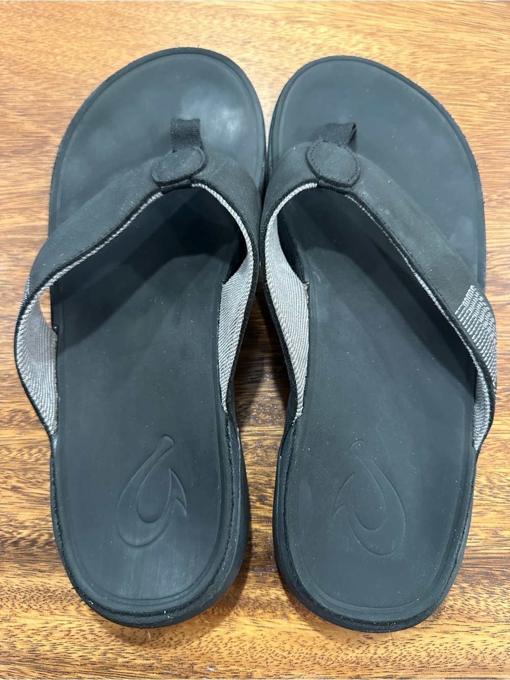 Olukai Tuahine Leather Flip Flop Sandals Black Casual 10465-4040 Mens Sz 10